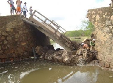 Riachão do Jacuípe: Três pessoas ficam feridas em desabamento de ponte