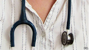 médico