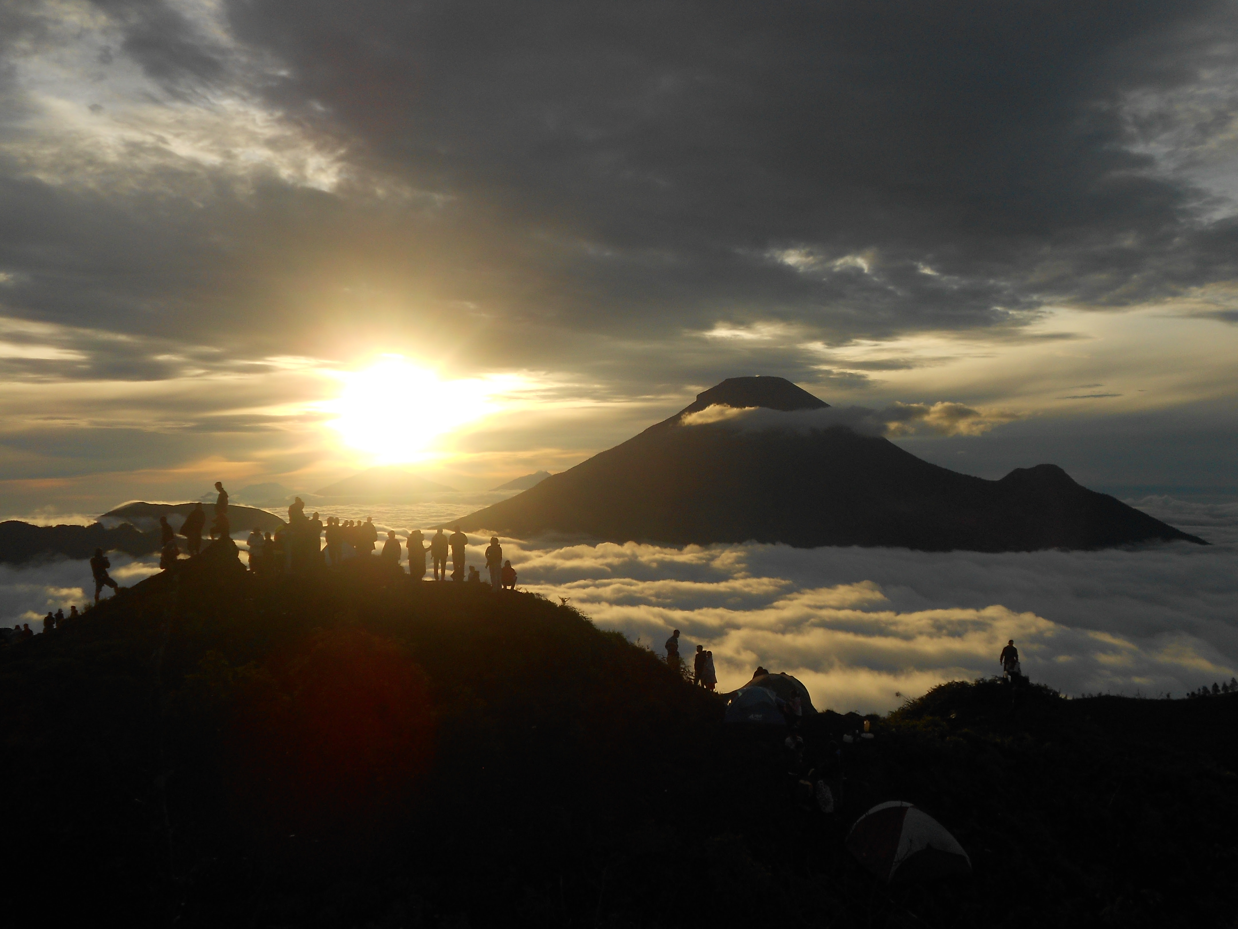 5 Tempat Wisata di Dieng Wonosobo yang Wajib Dikunjungi 5 Tempat Wisata di Dieng Wonosobo yang Wajib Dikunjungi