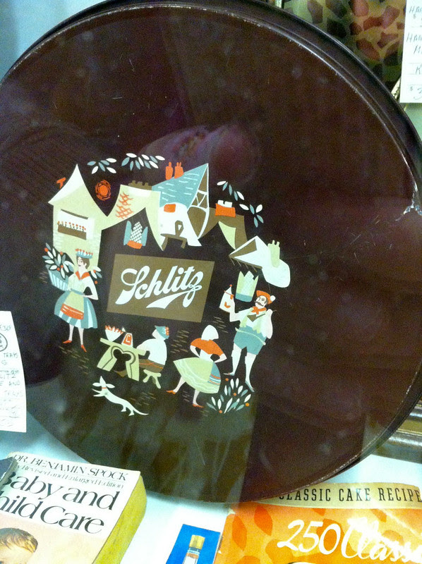 Schlitz Tray