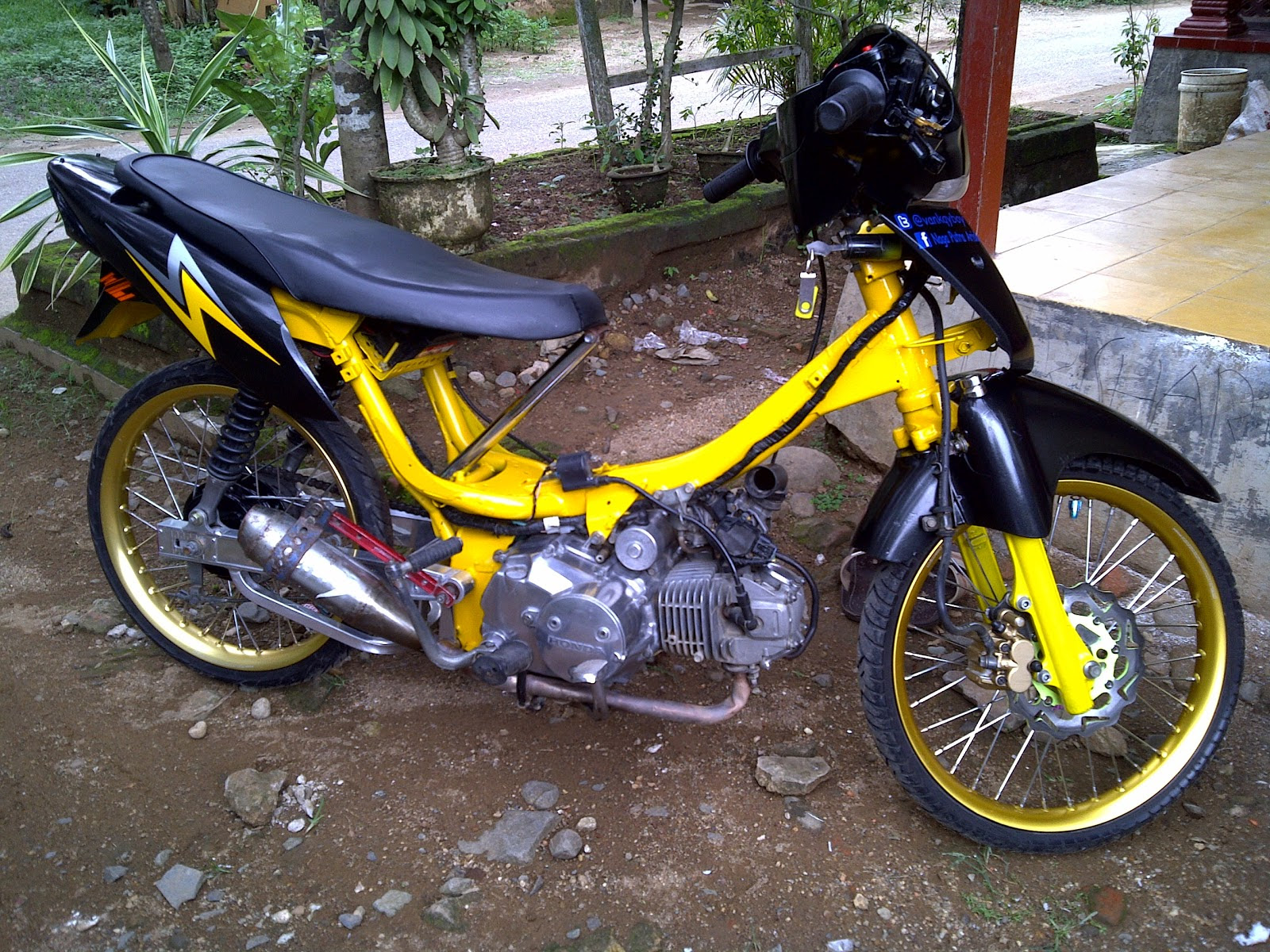Foto Modifikasi Motor Drag Supra X Modifikasi Yamah NMAX Foto Modifikasi Motor Drag Supra X Modifikasi Yamah NMAX