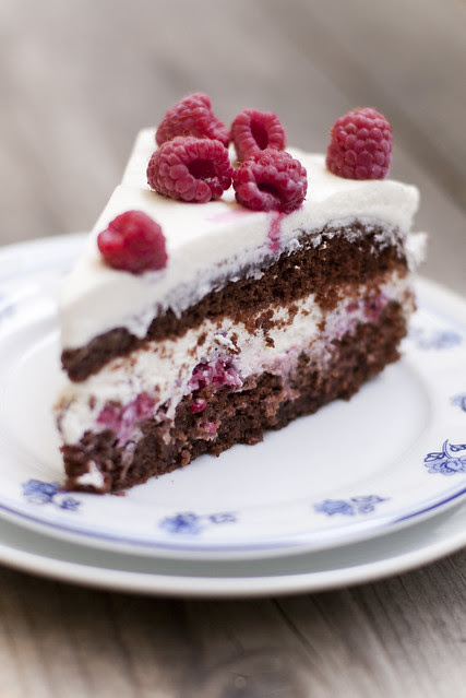 Šokolaadi-kohupiima-vaarikatort / Chocolate, curd cheese and raspberry cake