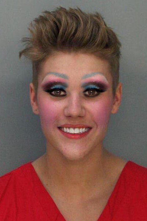 Paródia da mugshot de Justin Bieber feita por um usuário do Twitter (Foto: Twitter)