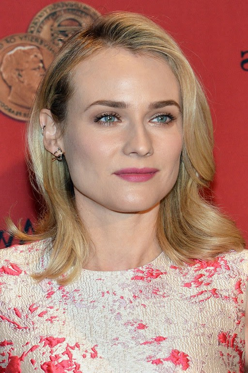 Diane Kruger Medium Wavy Haircut for Round Faces  Styles 