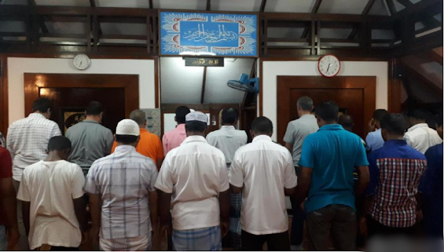  Penduduk Maldives 100 Persen Muslim