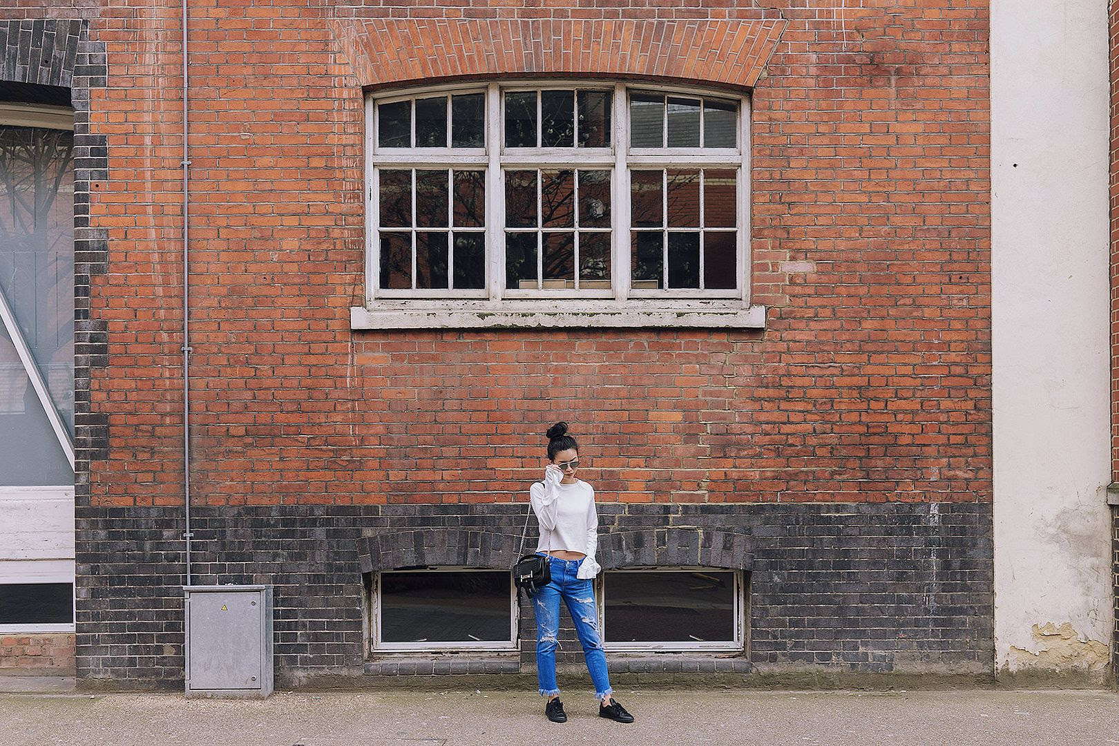 Missguided white ruffle sleeve cropped top