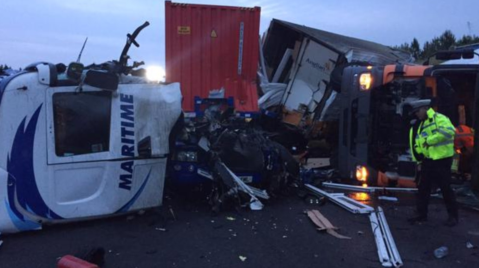 Lorry blocks westbound carriageway on A14 after serious ...
