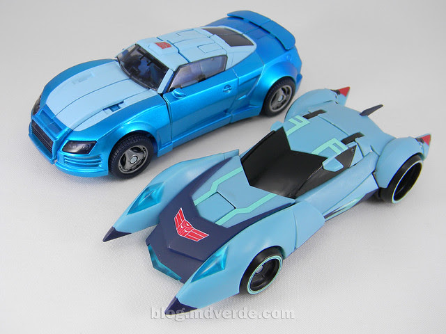 Transformers Blurr United Deluxe - modo alterno vs Animated