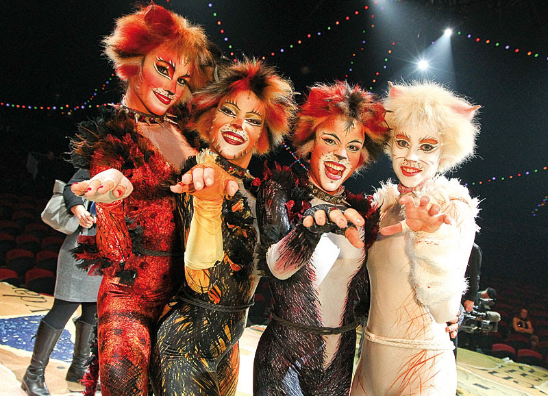Cats The Motion Picture Is Coming Maybe Get Excited Cats The Motion Picture Is Coming Maybe Get Excited