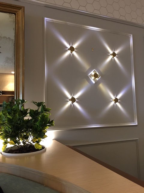 Artist Couture Diamond Lights Finisher Nebula