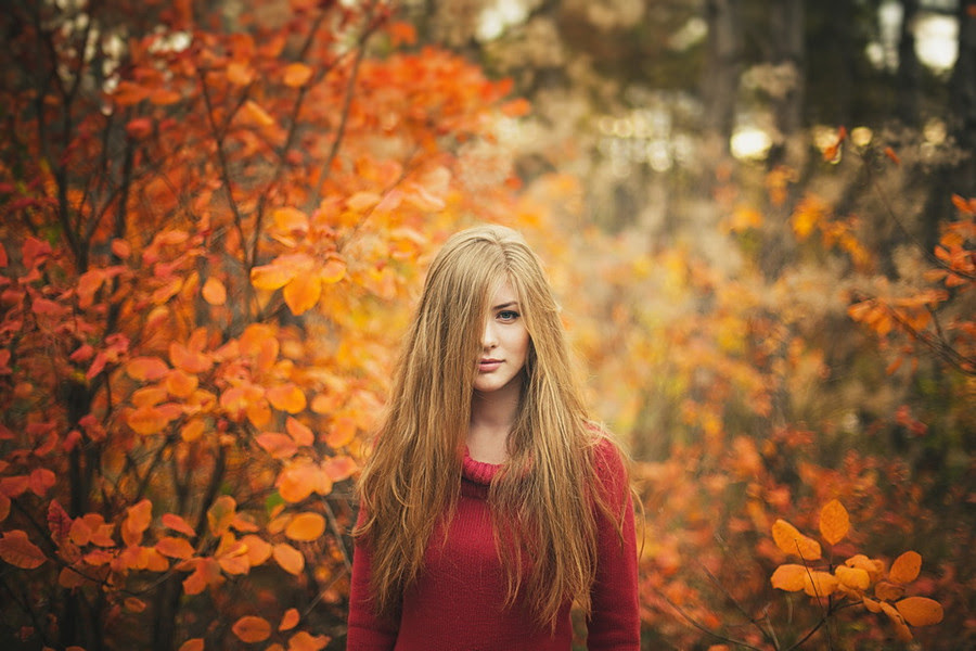 Portrait (woman, autumn)