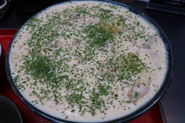 美味いもん食らうンジャー 極楽うどん ｔｋｕ 白いカレーうどん