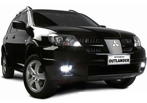 Mitsubishi Outlander Front Angle High View Exterior Photo