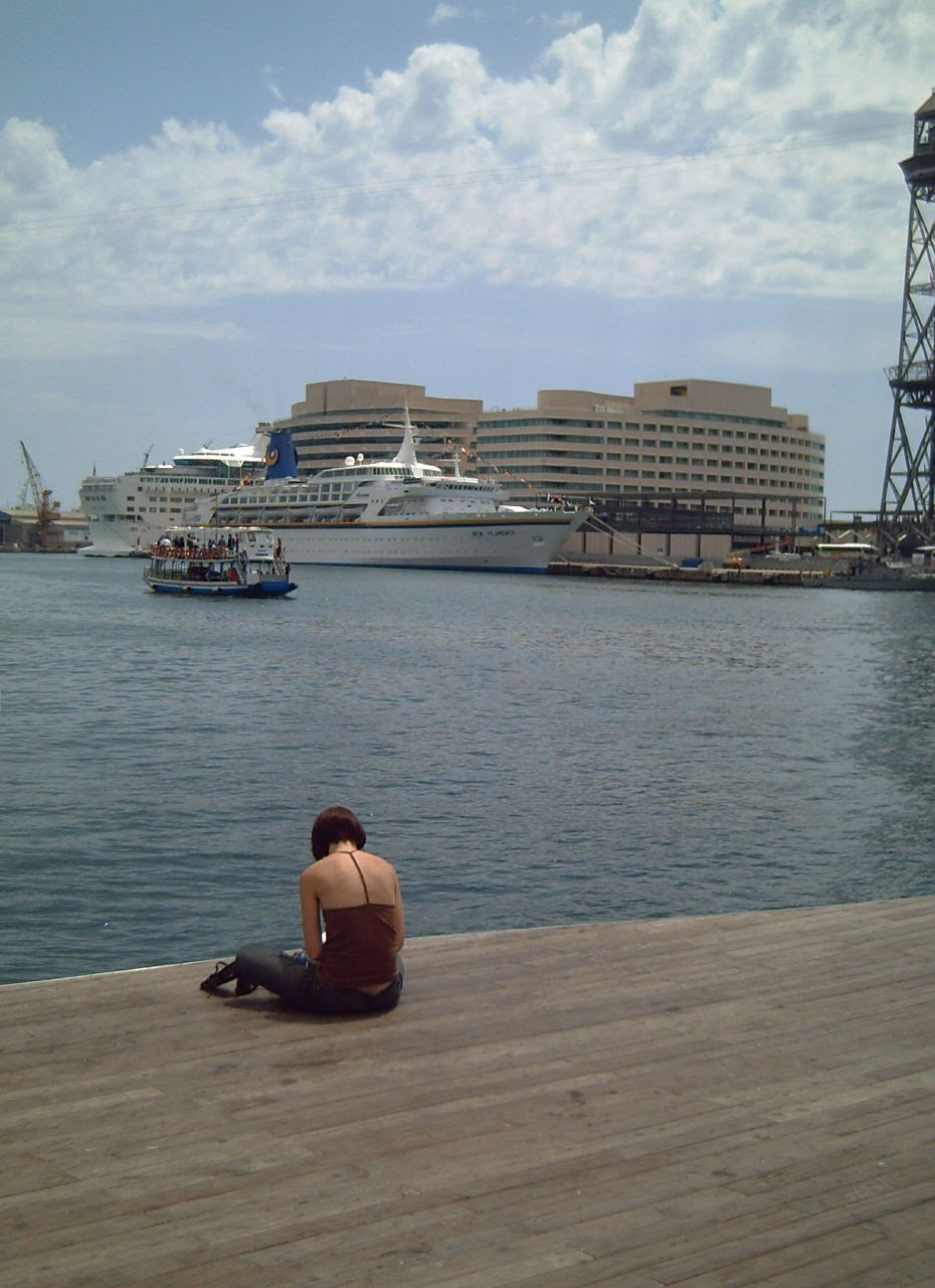 Barcelona Port: Lady and Golondrinas