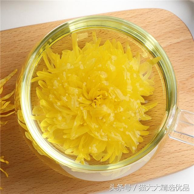 菊花茶功效强大 但是不同的菊花有不同的功效 很多人都喝错了 每日头条