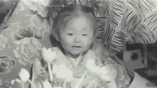 Yeonmi via as luzes do lado chinês da fronteira e sonhava com comida