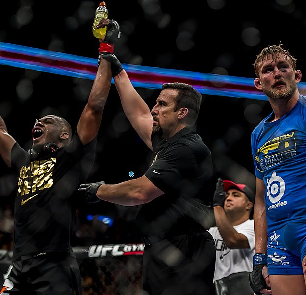 Mma タイランド フィル デイヴィスはアレクサンダー グスタフソン Vs ジョン ジョーンズ戦の結果にショックを受ける