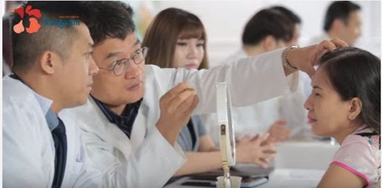 Phẫu thuật lấy mỡ mí mắt và cắt da thừa mí trên5578