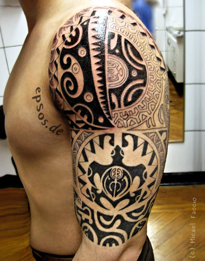 Best Polynesian tattoo designs for shoulder of Maori men.
