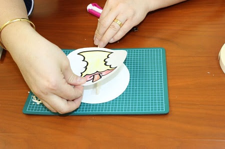 初心者必見 ペープサートの割り箸での両面作成方法や遊び方をご紹介 記事137 保育士 Netコラム