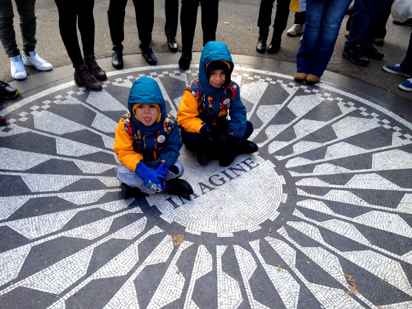 Fotos de Nueva York, Teo y Oriol en Central Park Imagine
