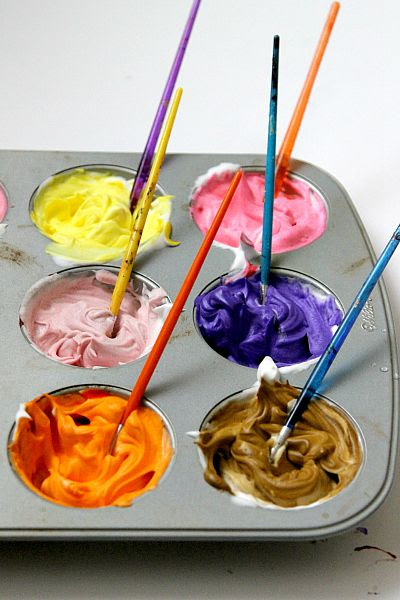 Bath Tub Shaving Cream Paint, learn more on www.momdot.com for this and other kids crafting activities