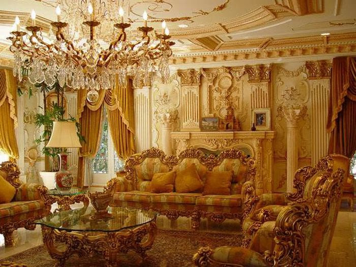 Who Lives in This House? (13 pics)