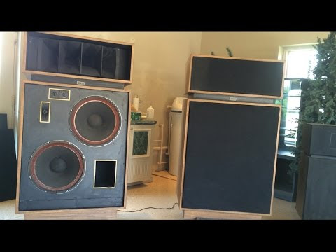 Video Altec Studio Monitors