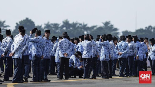 Bocoran Kemenkeu soal THR dan Gaji ke-13 PNS Tahun Ini - CNN Indonesia