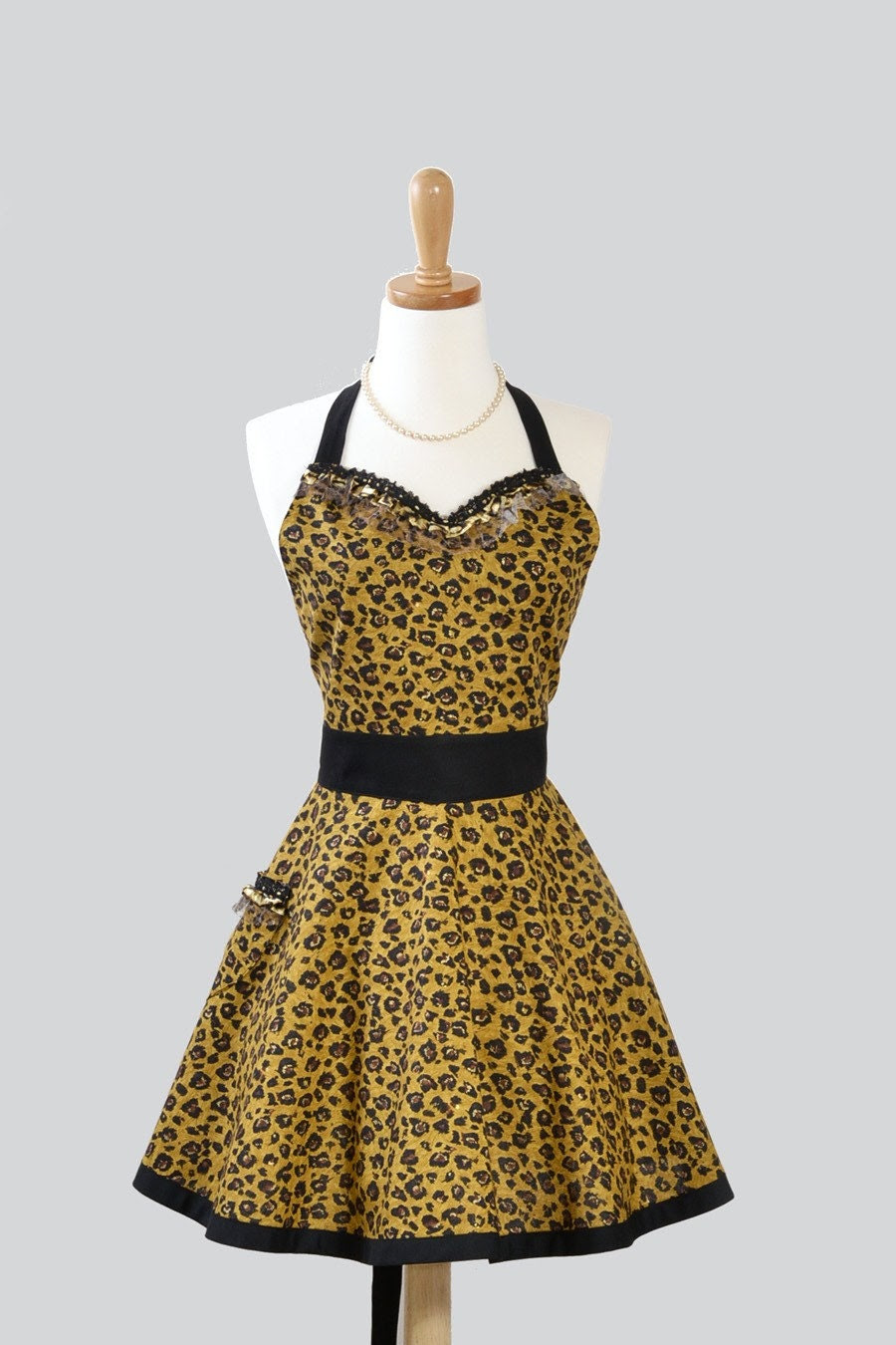 Womens Sweetheart Hostess Apron Feminine Retro by CreativeChics