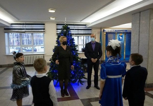 Юные йошкаролинцы получили подарки полномочного представителя Президента Российской Федерации в ПФО