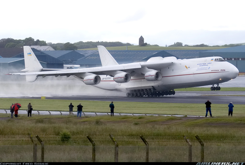 http://cdn-www.airliners.net/aviation-photos/photos/5/1/4/1247415.jpg