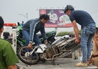 Tử nạn khi chạy ngược chiều, đối đầu xe ben trên cầu ở Sài Gòn