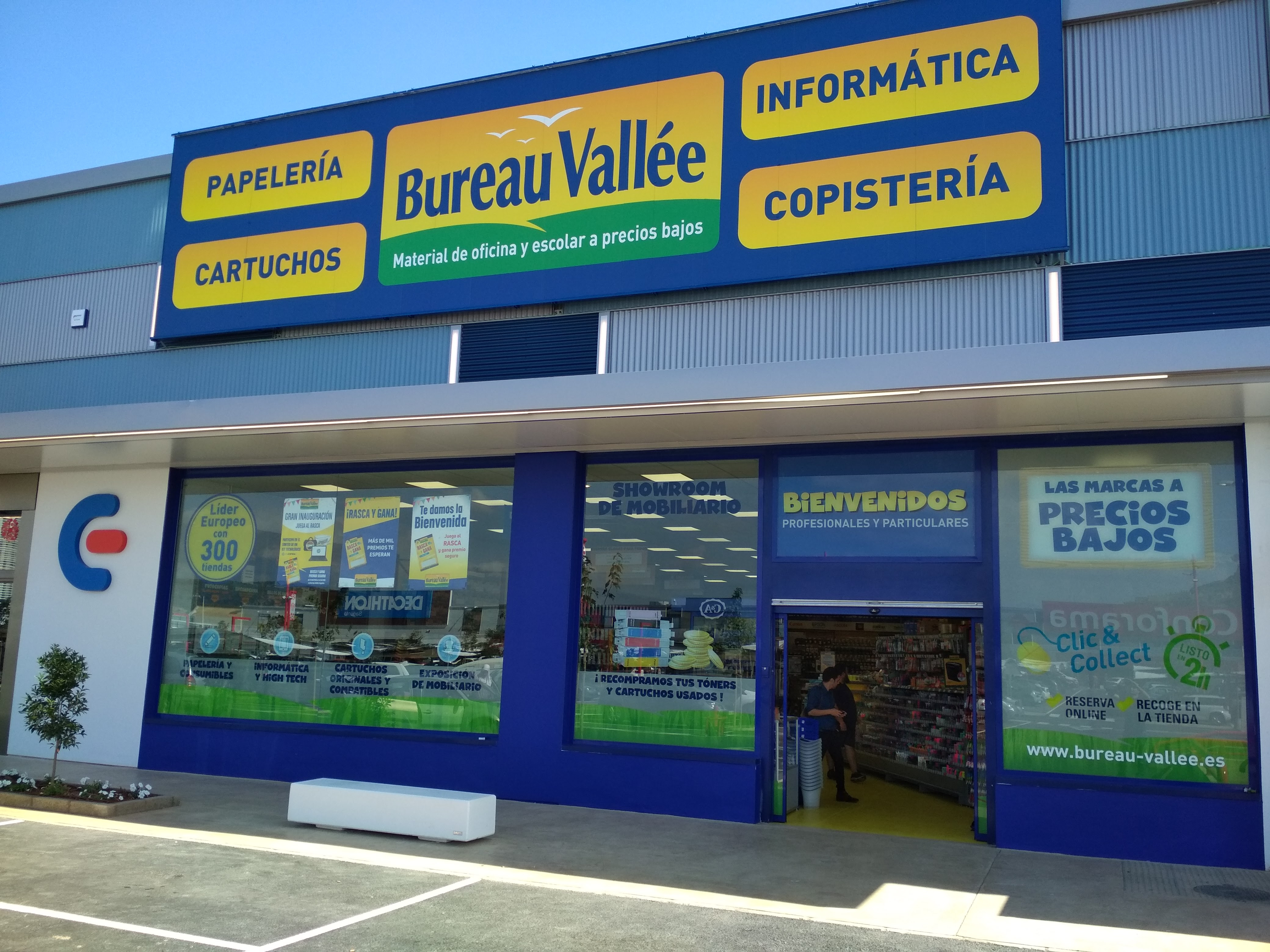 Bureau Vallee Poursuit Son Implantation En Espagne Avec L Ouverture D Un Magasin Pres De Valence Franchises Et Carrieres Bureau Vallee