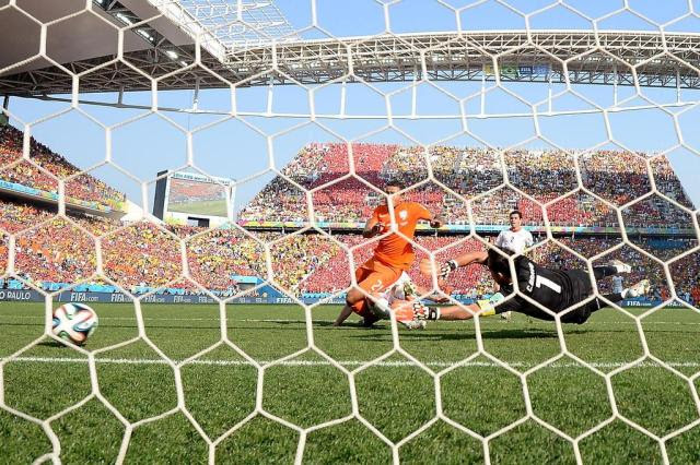 Holanda vence Chile e assegura primeiro lugar do Grupo B da Copa do Mundo Damien Meyer/AFP