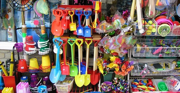 Toko Kelontong Bisnis Sampingan Ibu di Rumah