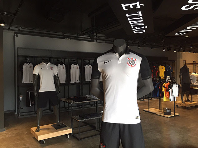 Loja da Arena Corinthians está pronta, mas não abre por causa de uma briga entre o clube e a Nike