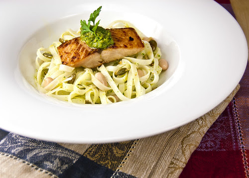 Seared salmon fillet with pumpkin-seeds pesto