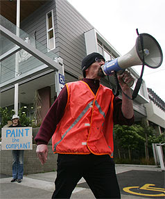 Dad demands rights for fathers