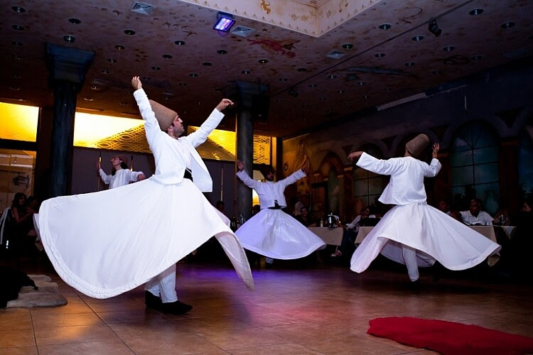 6 Tips To Help You Shoot In Low Light Without a Tripod