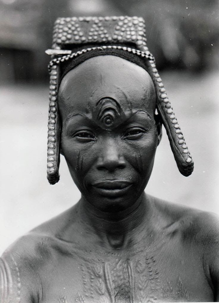 Bakutu woman.  Tshuapa, Bodende, Belgian Congo (today, the Democratic Republic of Congo) |  C. Lamote.  ca. 1957