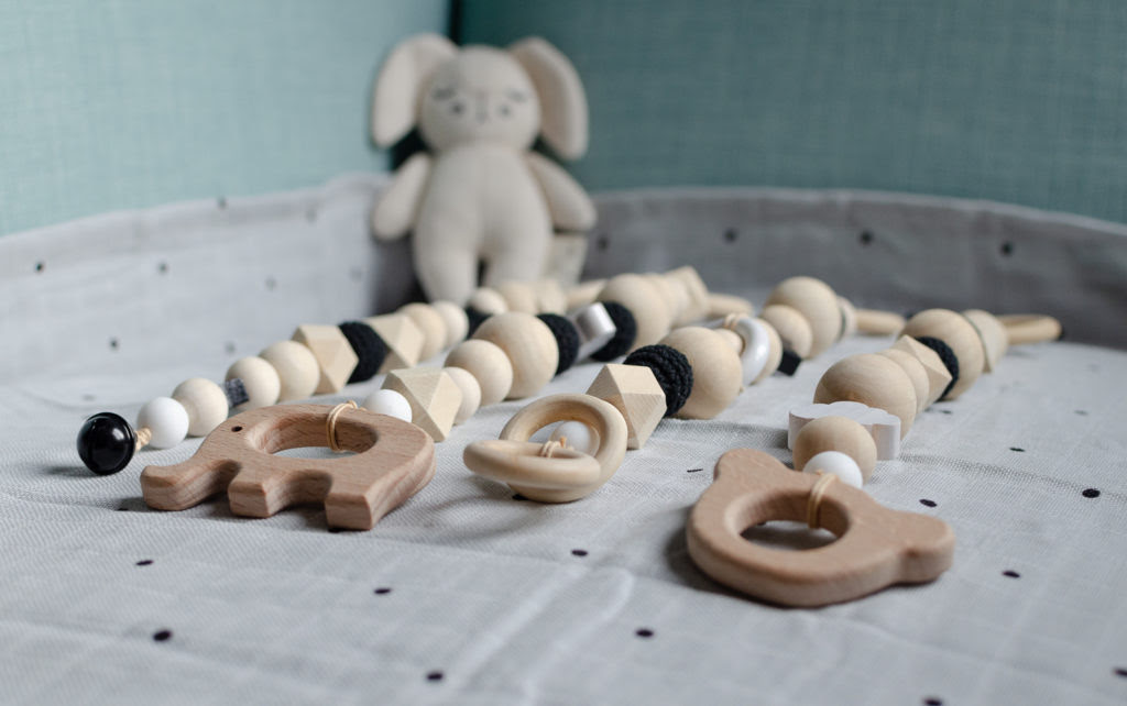 Diy Arche D Eveil Et Jouets En Bois Pour Bebe Les Petits Piments