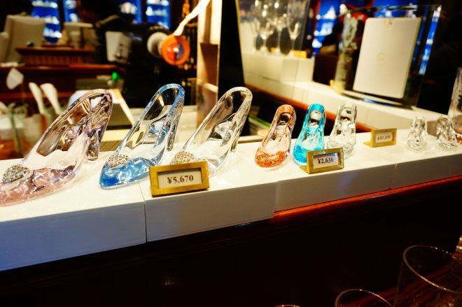 ディズニー ガラスの靴 販売場所 値段 サイズ シーでも買える 東京ディズニーランド シー旅行の攻略ブログ Tdrおとく旅