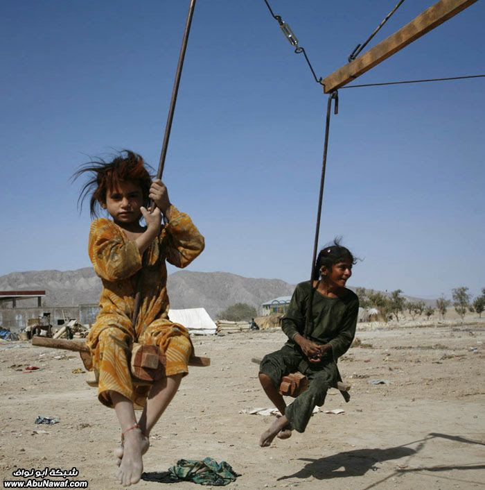 صور حول العالم : مكان إختباء العقيد + كوارث طبيعية .. والمزيد