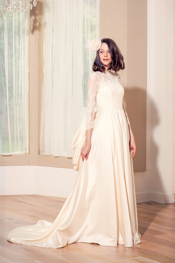 The Wedding お袖の種類で印象が がらりチェンジ オシャレ度がグググッとアップする 袖ありドレス ウェディングドレス レンタル Anela Clothing アーネラクロージング