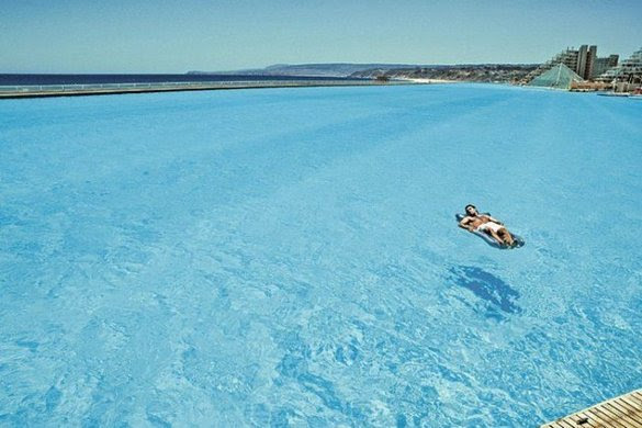 biggest swimming pool chile 05 in The Biggest Swimming Pool in the  World