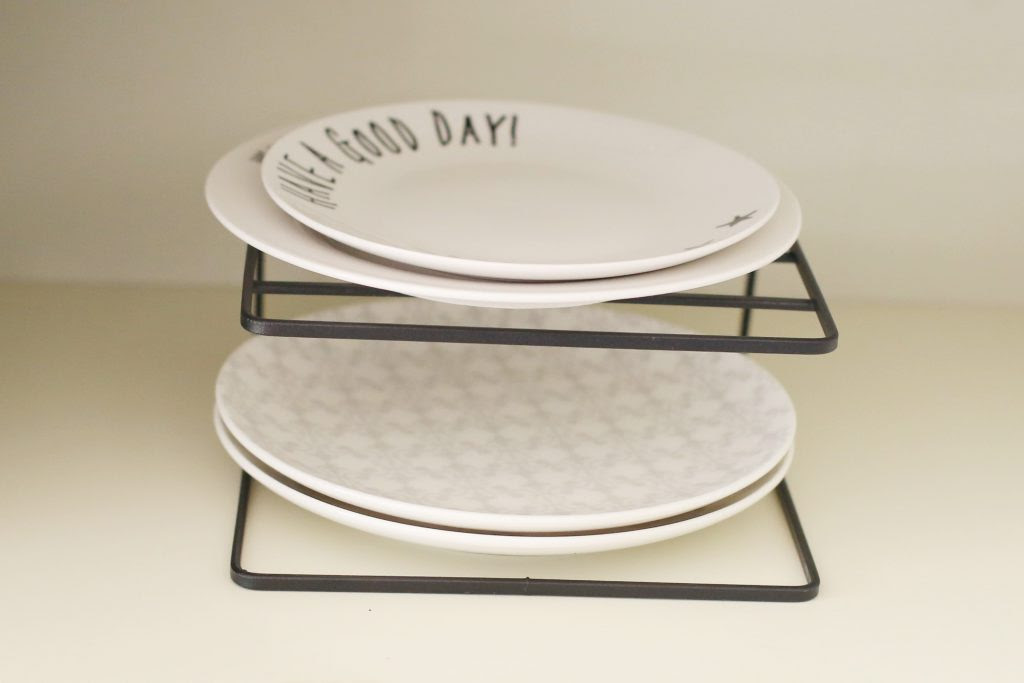 100均購入品 ごちゃついた 食器棚 の収納術4つ 100均購入品 レビューなどを書いたブログ