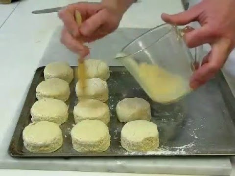 VIDEO : how to make scones - how to make 10 plainhow to make 10 plainscones. easy to follow step by step instructions. ingredients: 500g self raising flour 50g ...