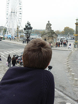 PAul le touriste à la Concorde.jpg