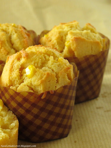Kenny Rogers' Corn Muffins